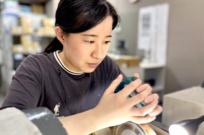 切子師 泉野　水咲